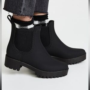 EUC Jeffrey Campbell Cloudy Chelsea Lug Sole Grey Rain Boots size 9